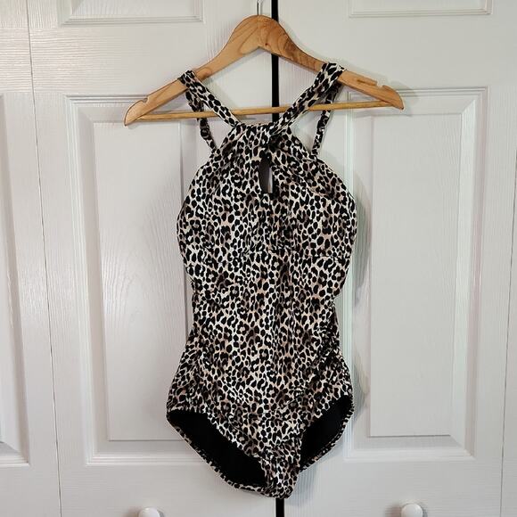 Embrace Your Curves Miracle Brands One Piece Swimsuit SZ Med 8/10 Leopard Print - Picture 1 of 9